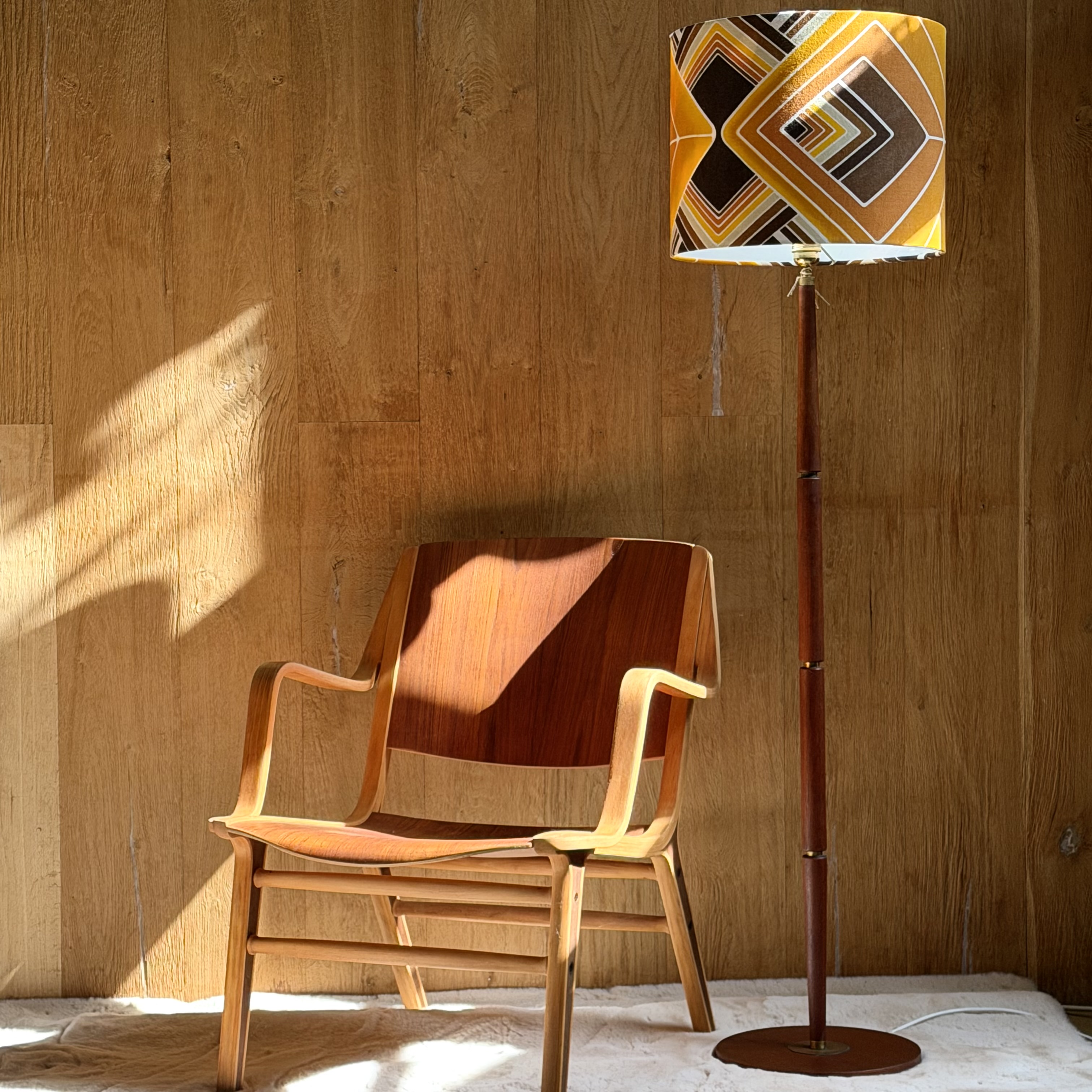 Lampe à poser, abat-jour coloré - Pièce Unique