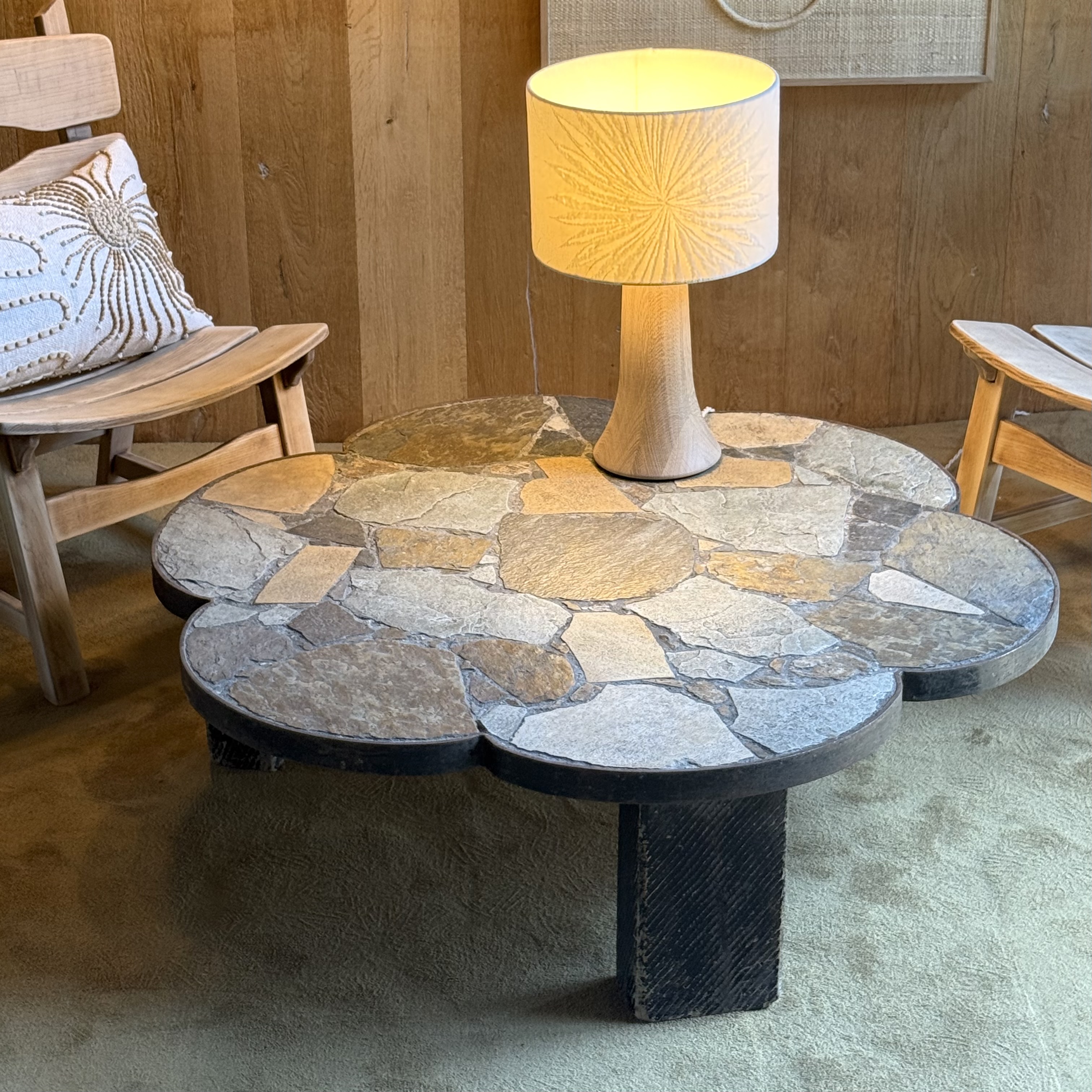 Table pierre fleur - Pièce Unique
