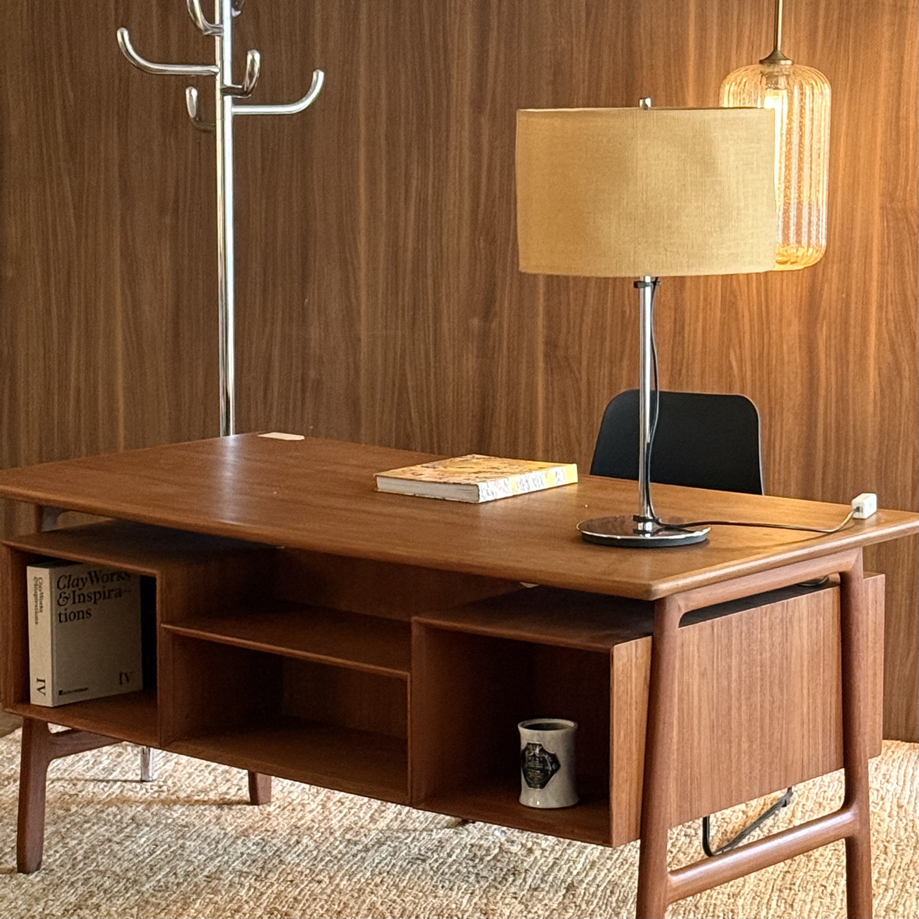 Bureau vintage - Pièce Unique