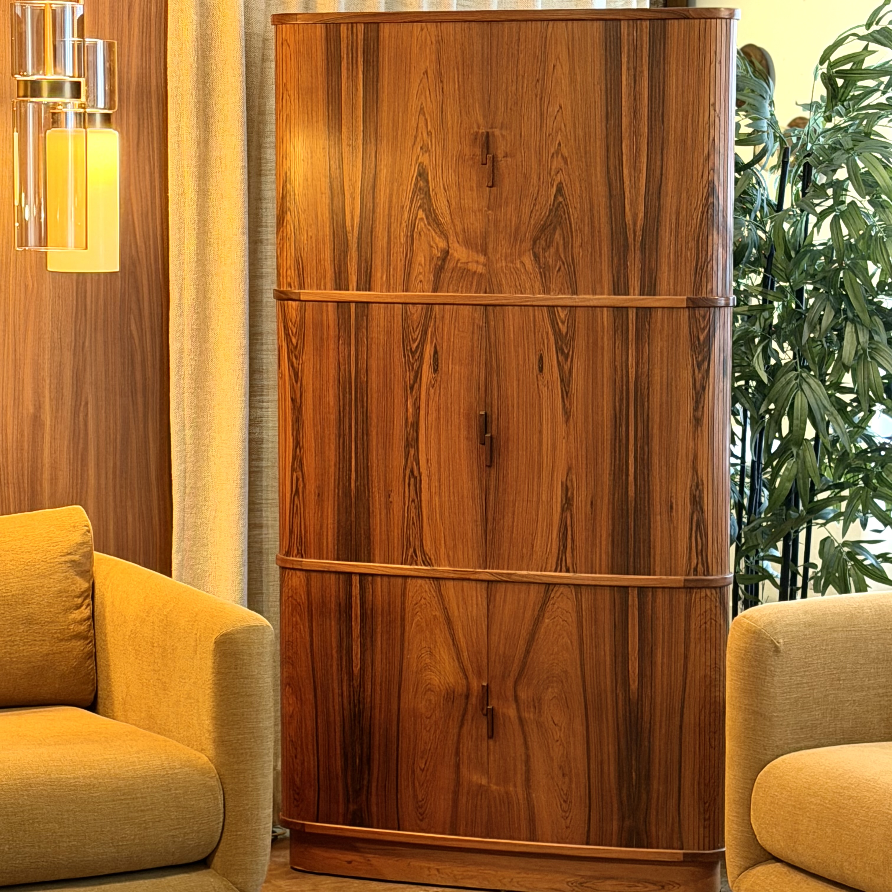 Meuble d'angle palissandre - Pièce Unique