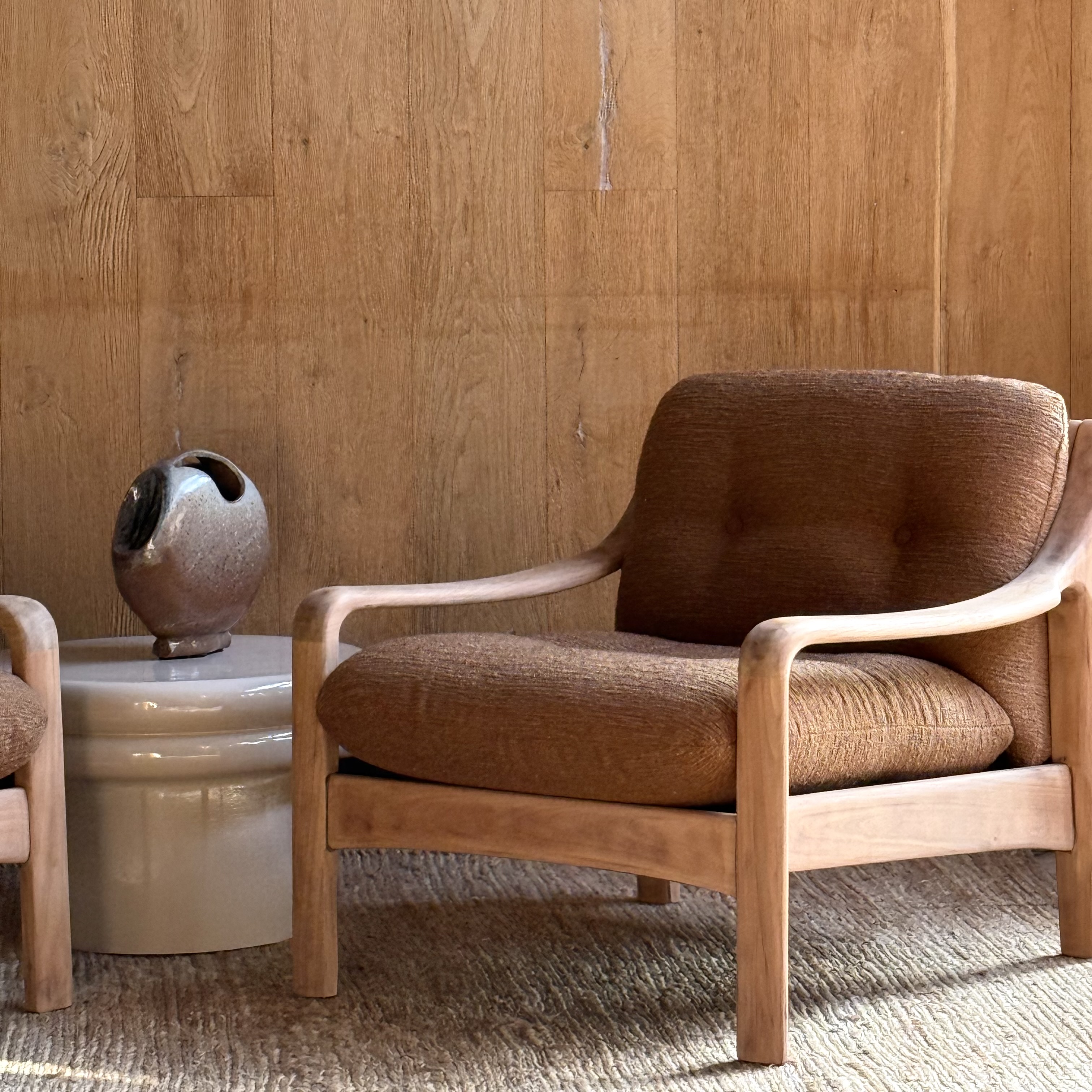 Paire de fauteuils marron - Pièce Unique