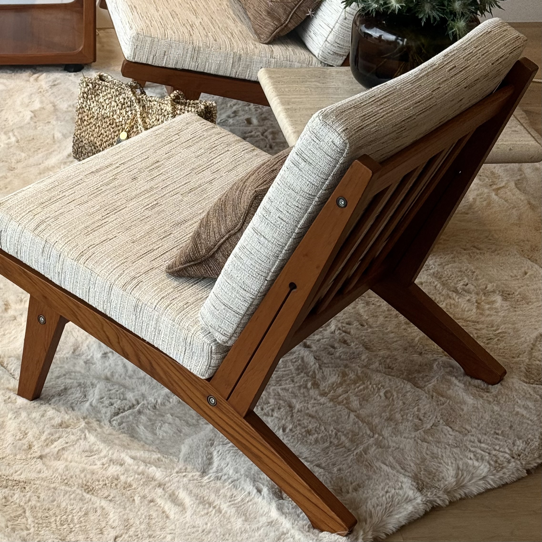 Paire de fauteuils Hans J. Wegner - Pièce Unique